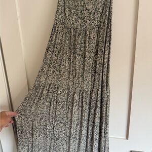 Carly Jean Los Angeles Green Floral Midi Sundress